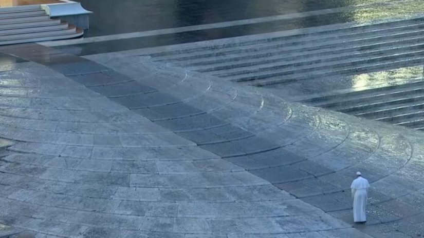 papa-francisco-missa-sozinho-1280x720